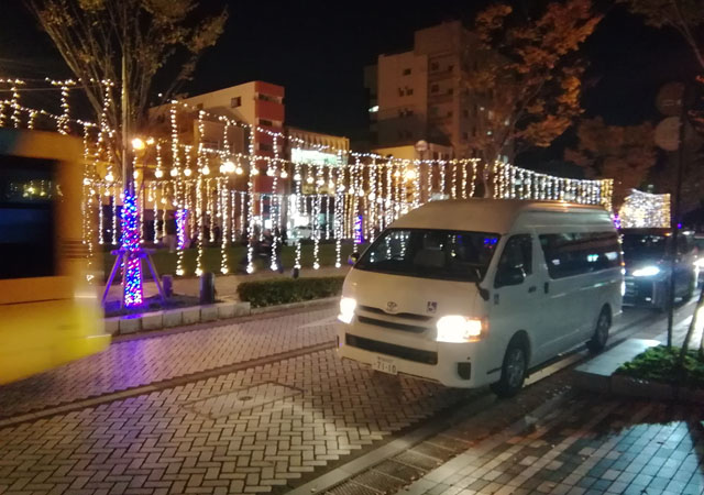 イルミネーション見学夜のドライブ